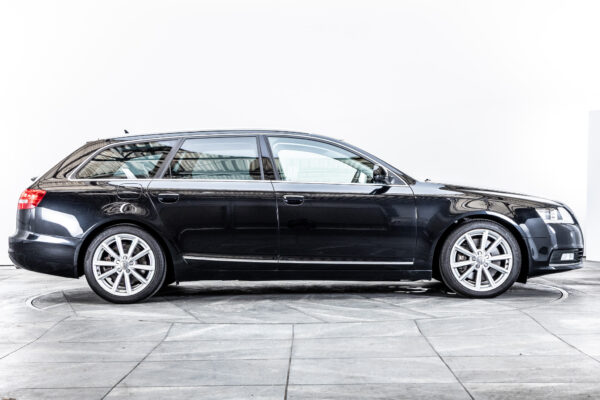 A6アバント3.0TFSI クワトロ 4WD