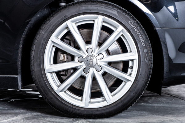 A6アバント3.0TFSI クワトロ 4WD
