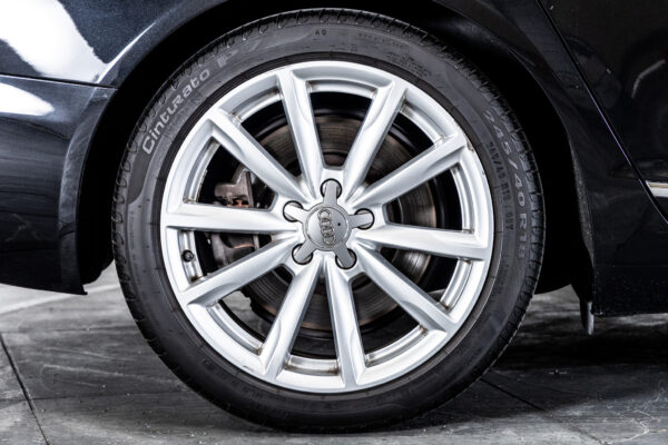 A6アバント3.0TFSI クワトロ 4WD
