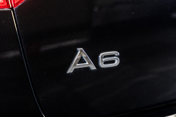 A6アバント3.0TFSI クワトロ 4WD