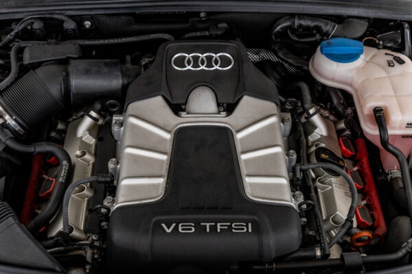 A6アバント3.0TFSI クワトロ 4WD