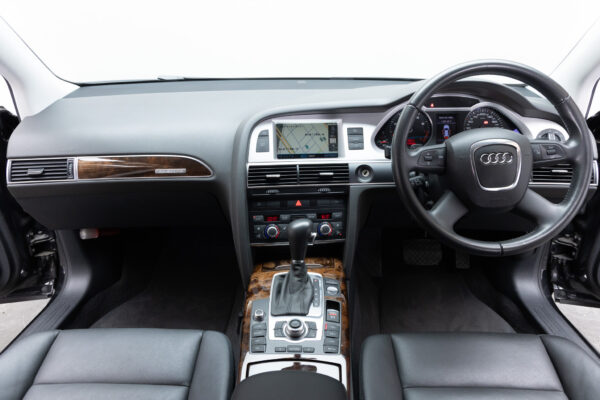 A6アバント3.0TFSI クワトロ 4WD