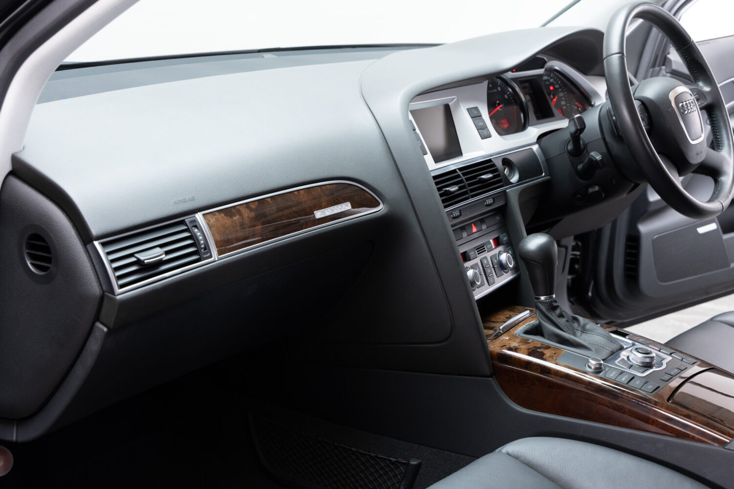 A6アバント3.0TFSI クワトロ 4WD