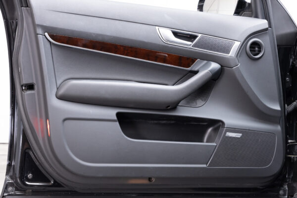 A6アバント3.0TFSI クワトロ 4WD