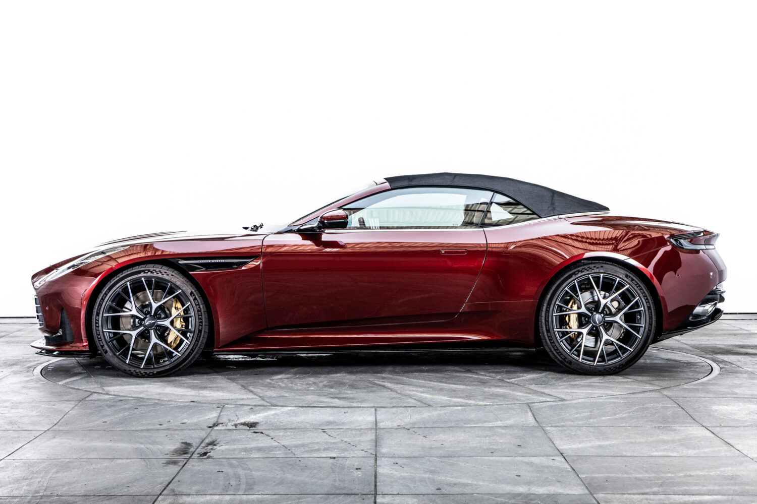 DB12ヴォランテ 4.0 V8