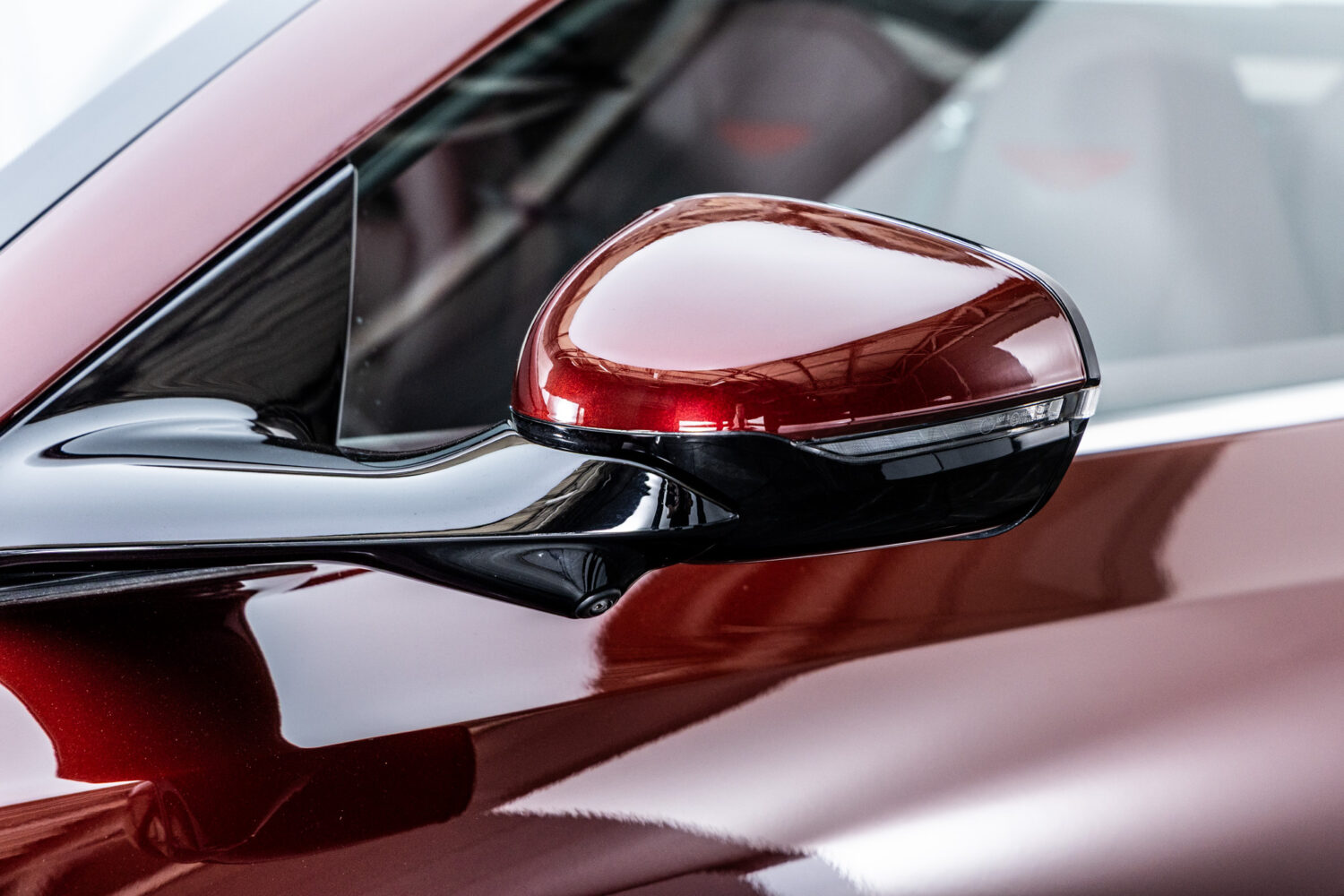 DB12ヴォランテ 4.0 V8