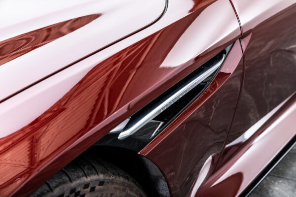 DB12ヴォランテ 4.0 V8