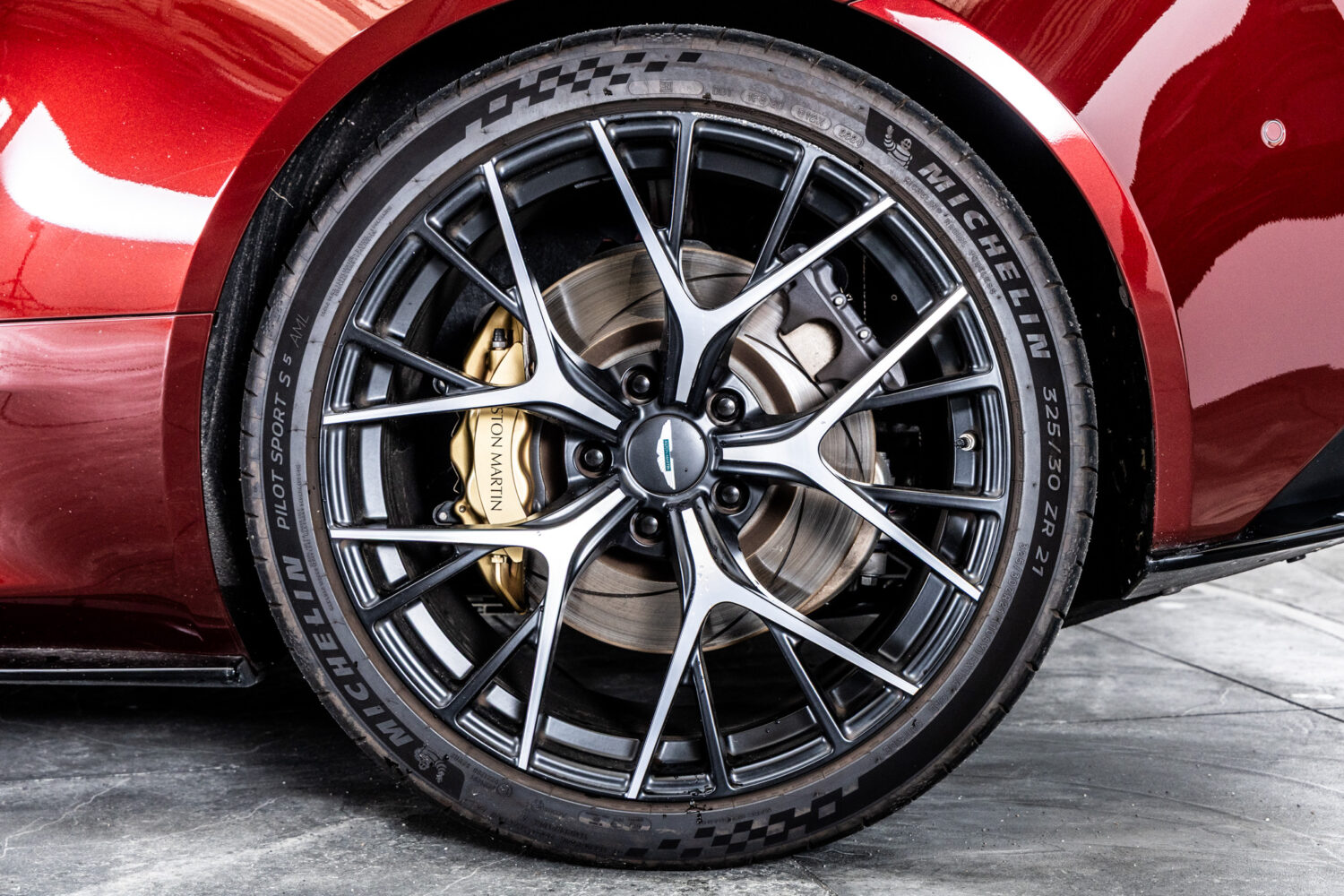 DB12ヴォランテ 4.0 V8