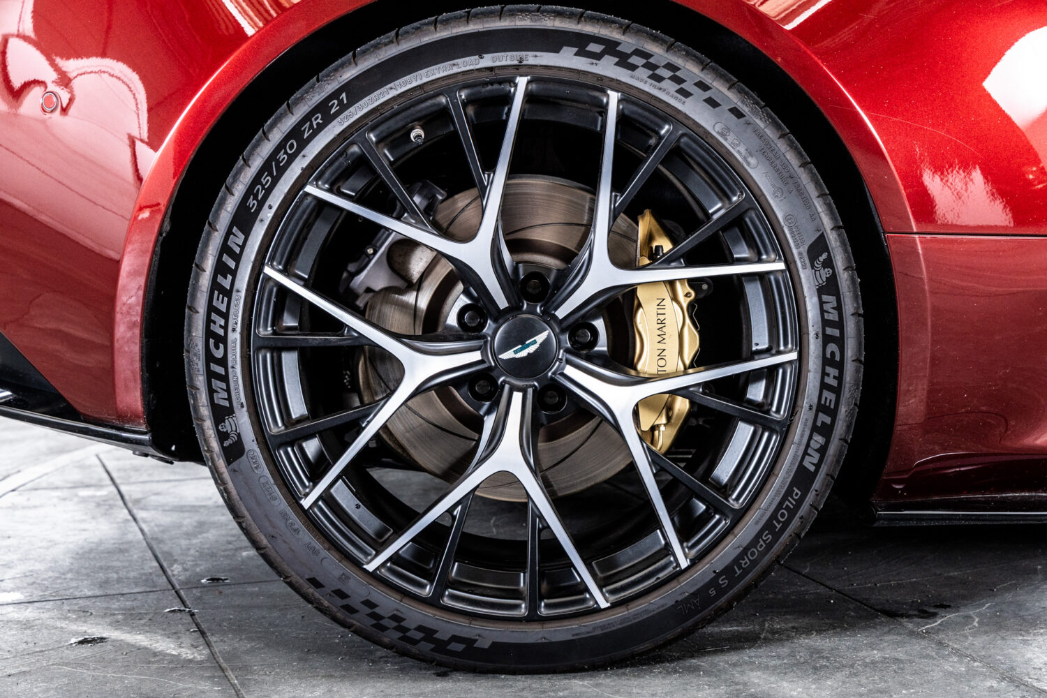 DB12ヴォランテ 4.0 V8