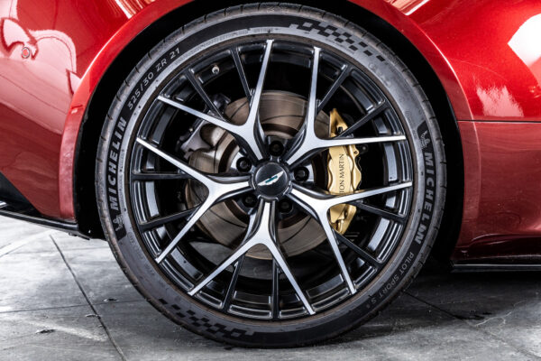 DB12ヴォランテ 4.0 V8
