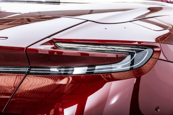 DB12ヴォランテ 4.0 V8