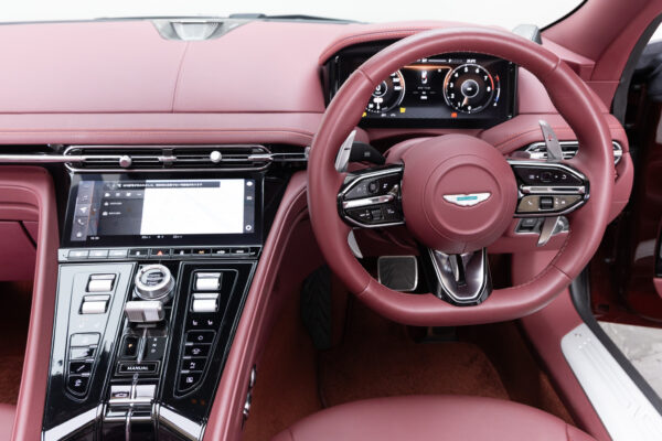 DB12ヴォランテ 4.0 V8