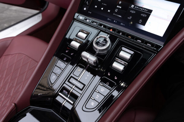 DB12ヴォランテ 4.0 V8