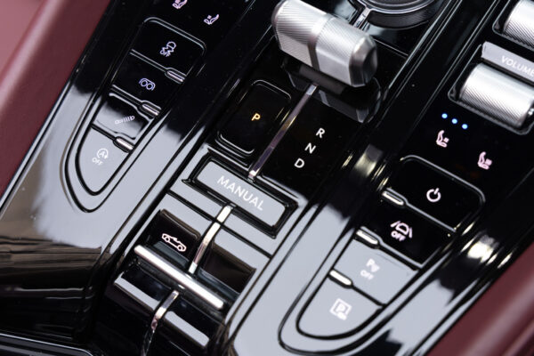 DB12ヴォランテ 4.0 V8