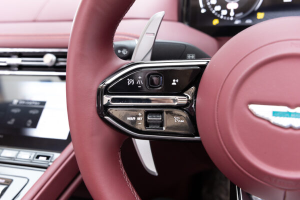 DB12ヴォランテ 4.0 V8