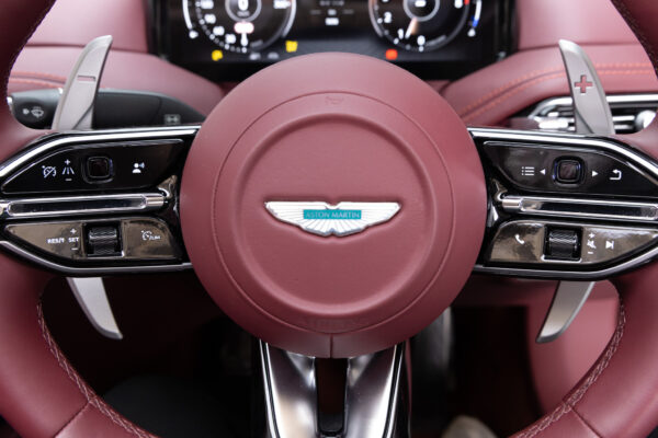 DB12ヴォランテ 4.0 V8