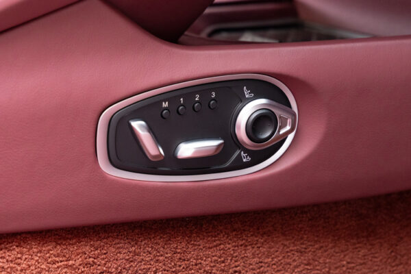 DB12ヴォランテ 4.0 V8