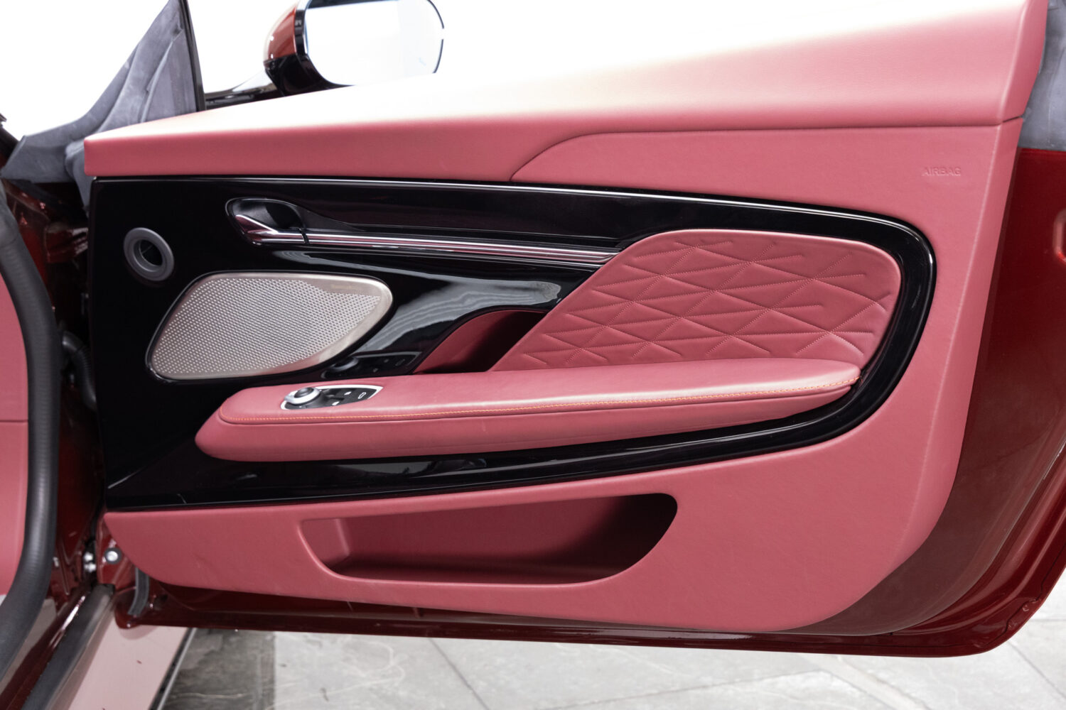 DB12ヴォランテ 4.0 V8