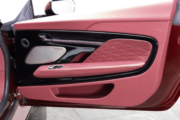 DB12ヴォランテ 4.0 V8