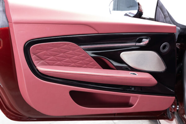 DB12ヴォランテ 4.0 V8