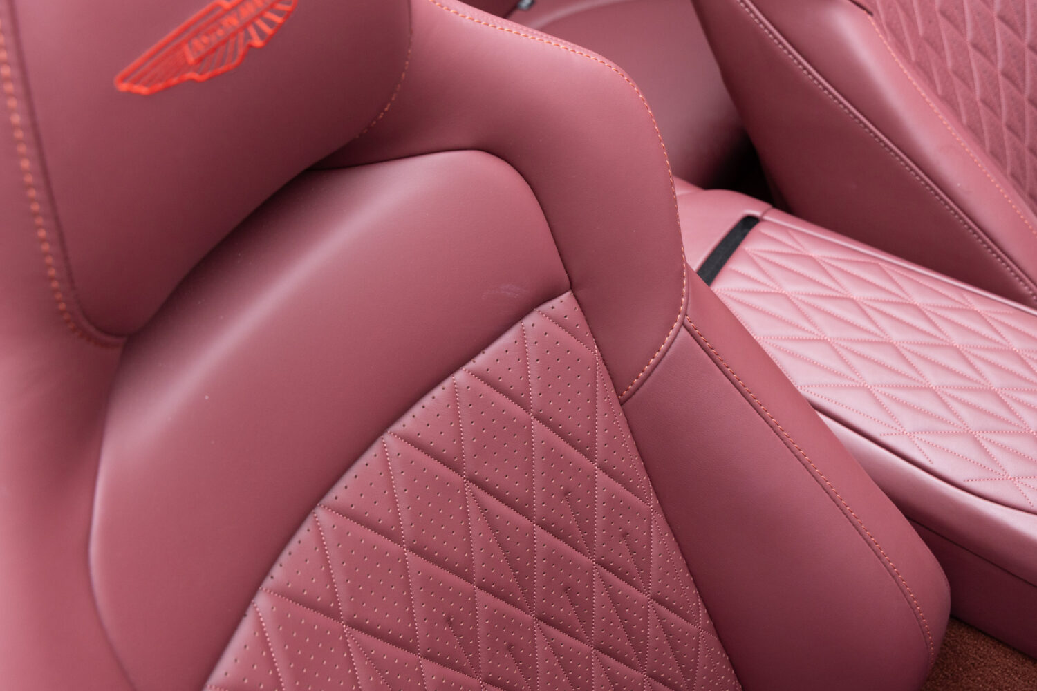 DB12ヴォランテ 4.0 V8