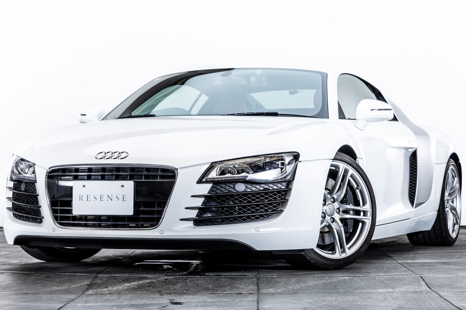 R8 4.2FSIクワトロ 4WD