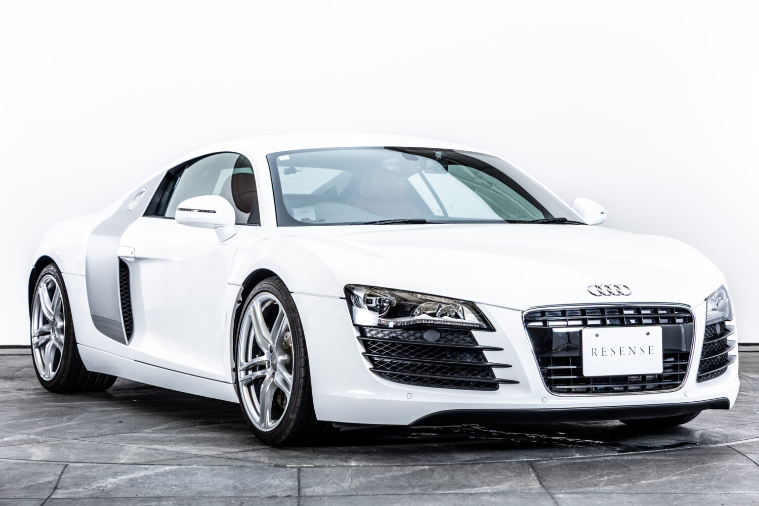 R8 4.2FSIクワトロ 4WD