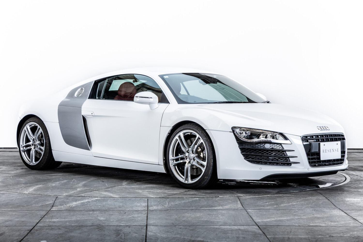 R8 4.2FSIクワトロ 4WD