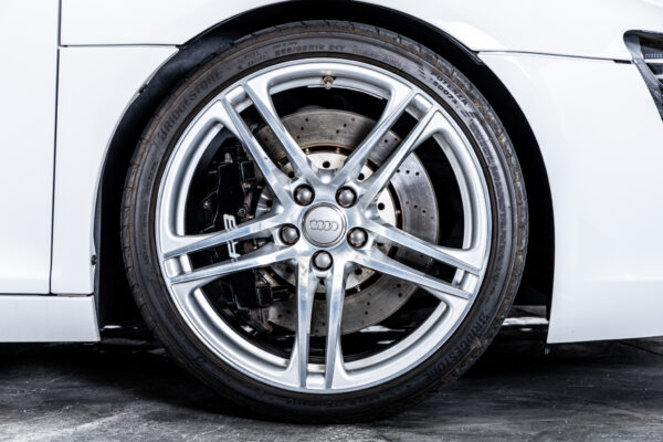 R8 4.2FSIクワトロ 4WD