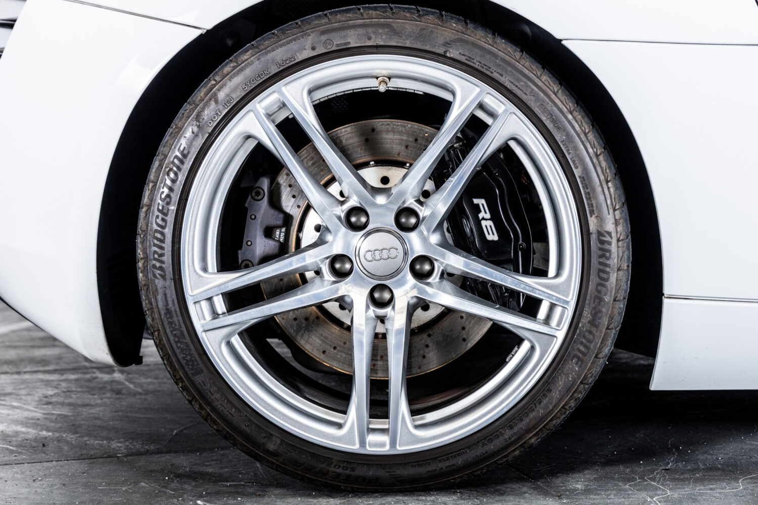 R8 4.2FSIクワトロ 4WD