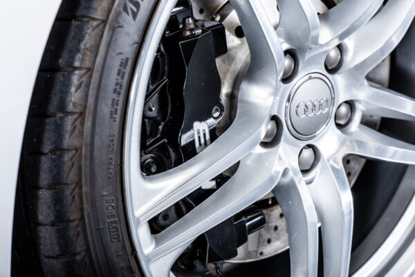 R8 4.2FSIクワトロ 4WD