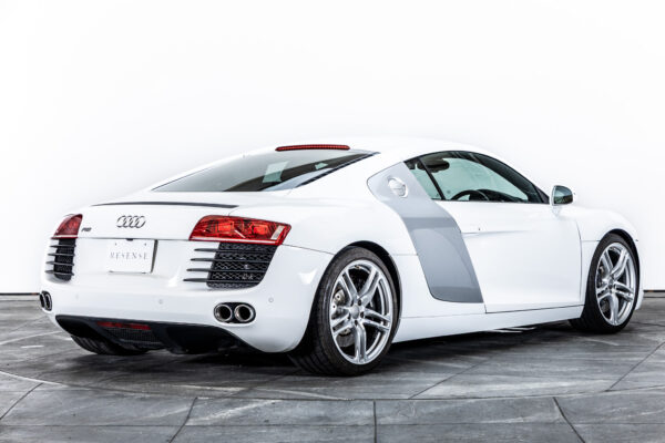 R8 4.2FSIクワトロ 4WD