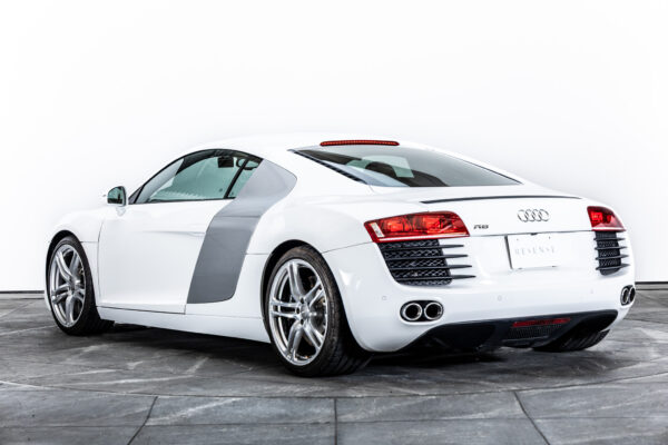 R8 4.2FSIクワトロ 4WD