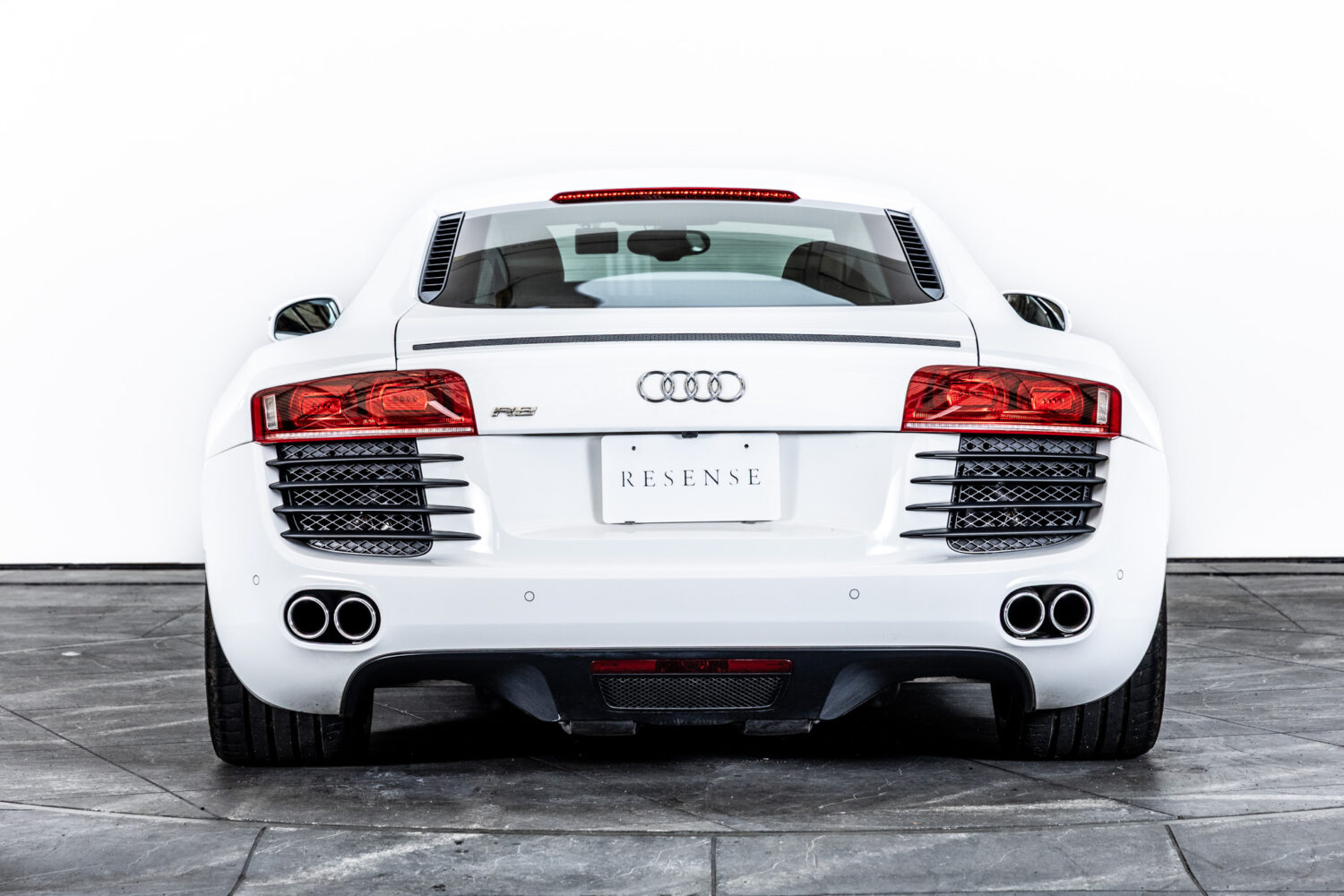 R8 4.2FSIクワトロ 4WD