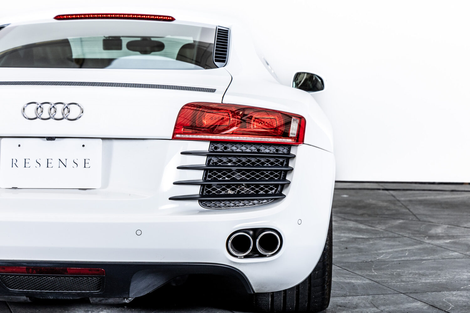 R8 4.2FSIクワトロ 4WD