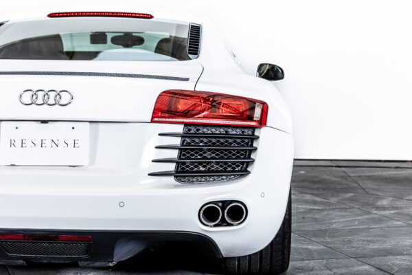 R8 4.2FSIクワトロ 4WD