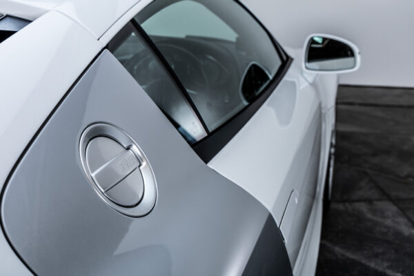 R8 4.2FSIクワトロ 4WD