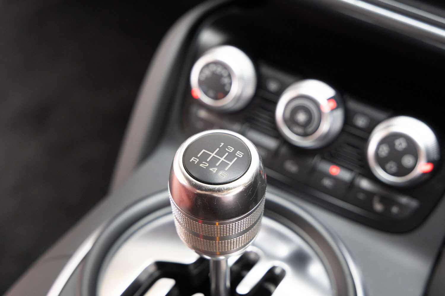 R8 4.2FSIクワトロ 4WD