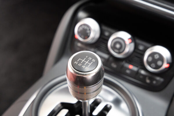 R8 4.2FSIクワトロ 4WD