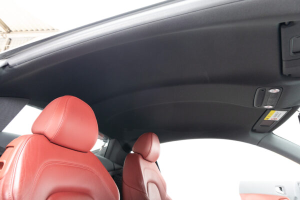 R8 4.2FSIクワトロ 4WD