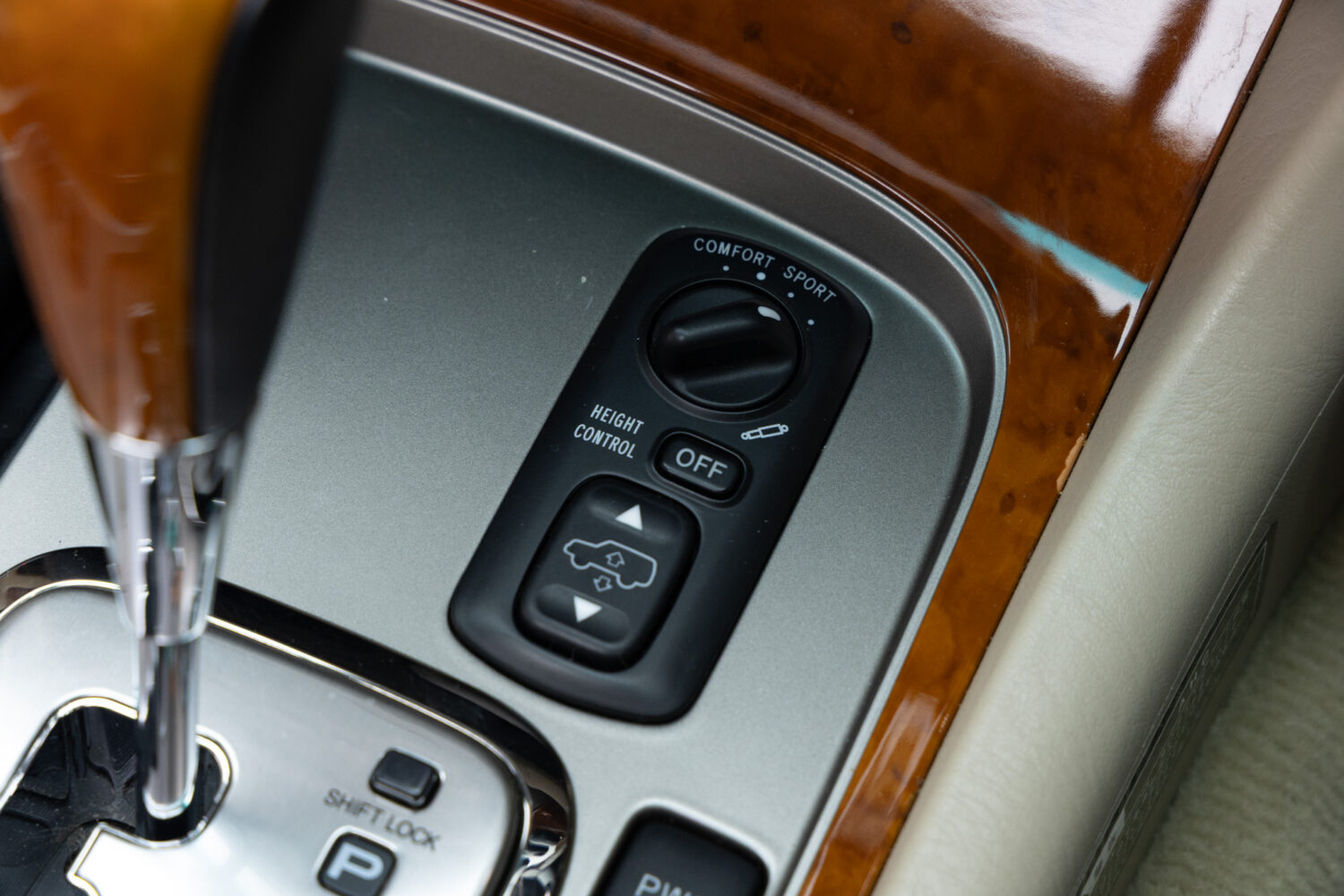 ランドクルーザー100 4.7VX-LTD Gセレクション 4WD