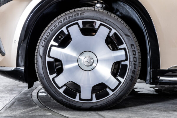 マイバッハEQS SUV 680 4WD