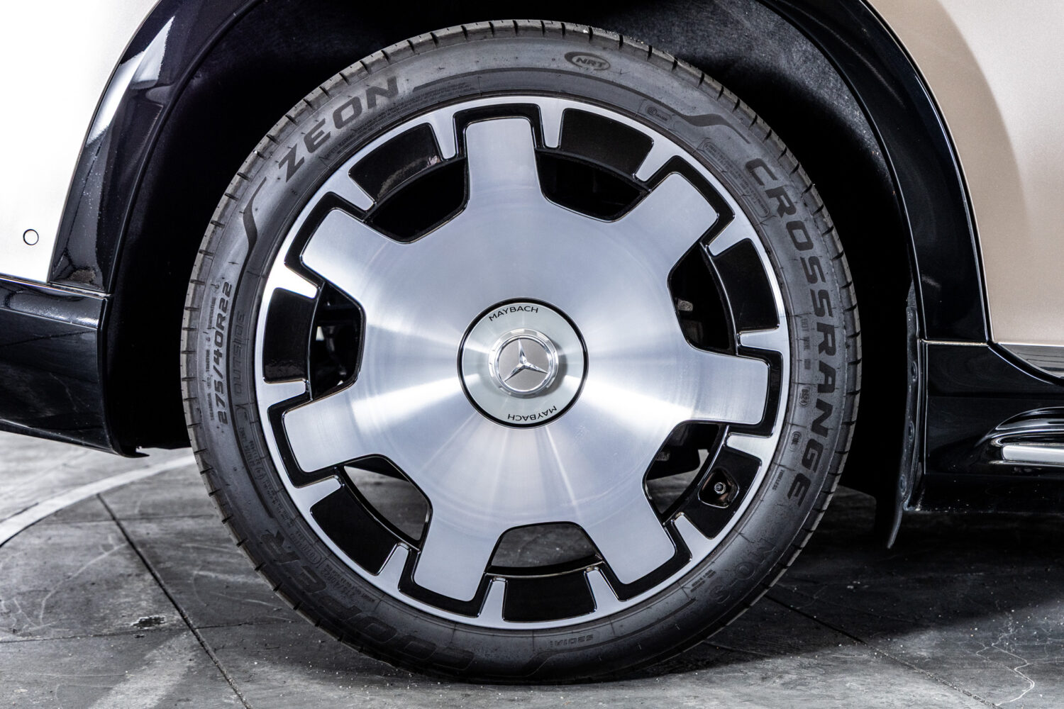 マイバッハEQS SUV 680 4WD