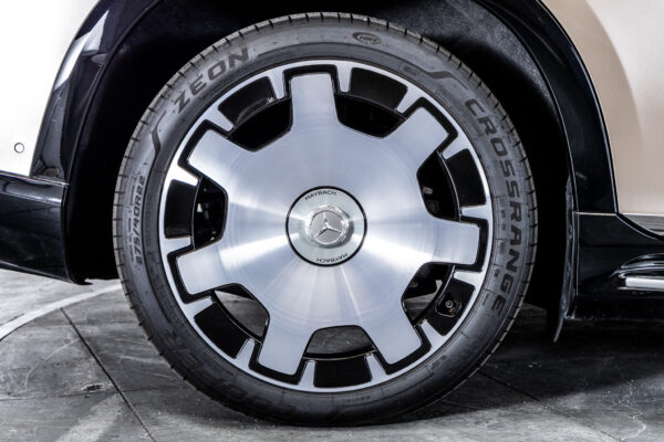 マイバッハEQS SUV 680 4WD