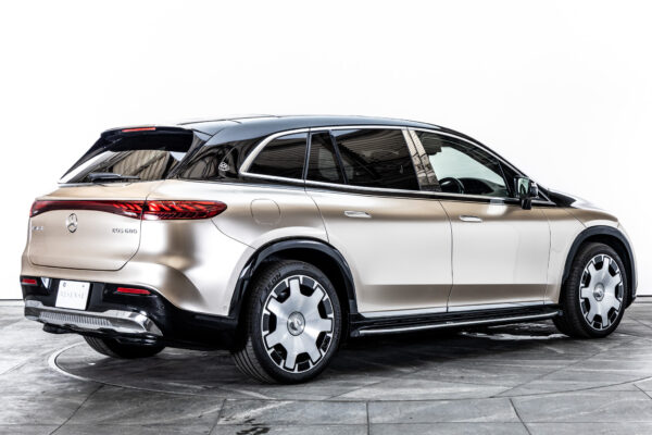 マイバッハEQS SUV 680 4WD
