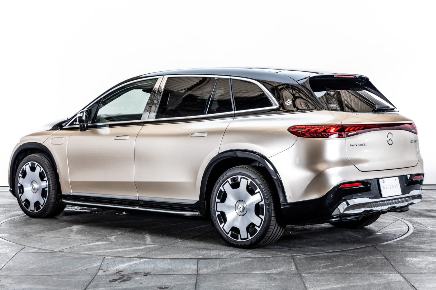 マイバッハEQS SUV 680 4WD