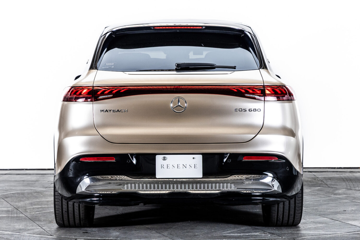マイバッハEQS SUV 680 4WD