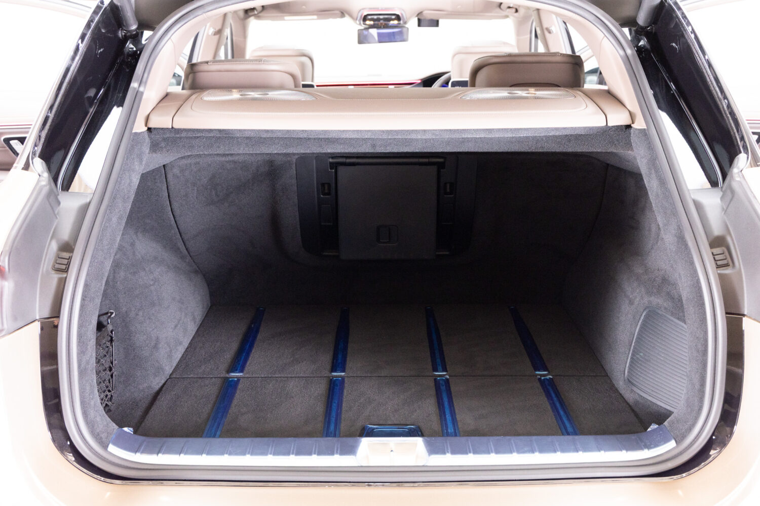 マイバッハEQS SUV 680 4WD