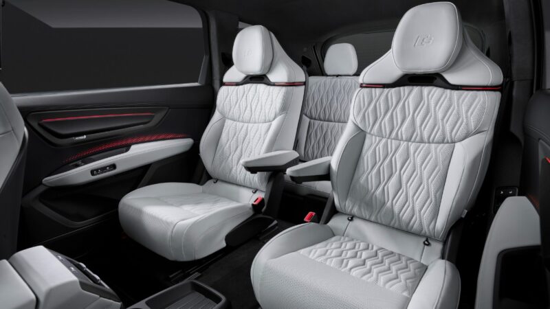 技術による先進をさらに再定義 アウディQ9 同社初の大型フルサイズSUV