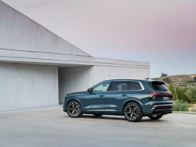 歴史をさらに積み重ねる 新型アウディQ7 万能のパートナーの証明